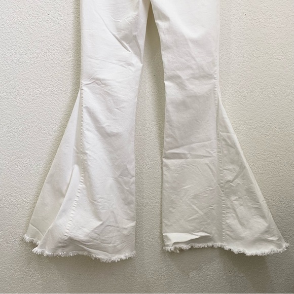 NEWBURY KUSTOM White Denim Raw Hem High Rise Wide Leg Flare Pull On Jeans Size L - Picture 9 of 13